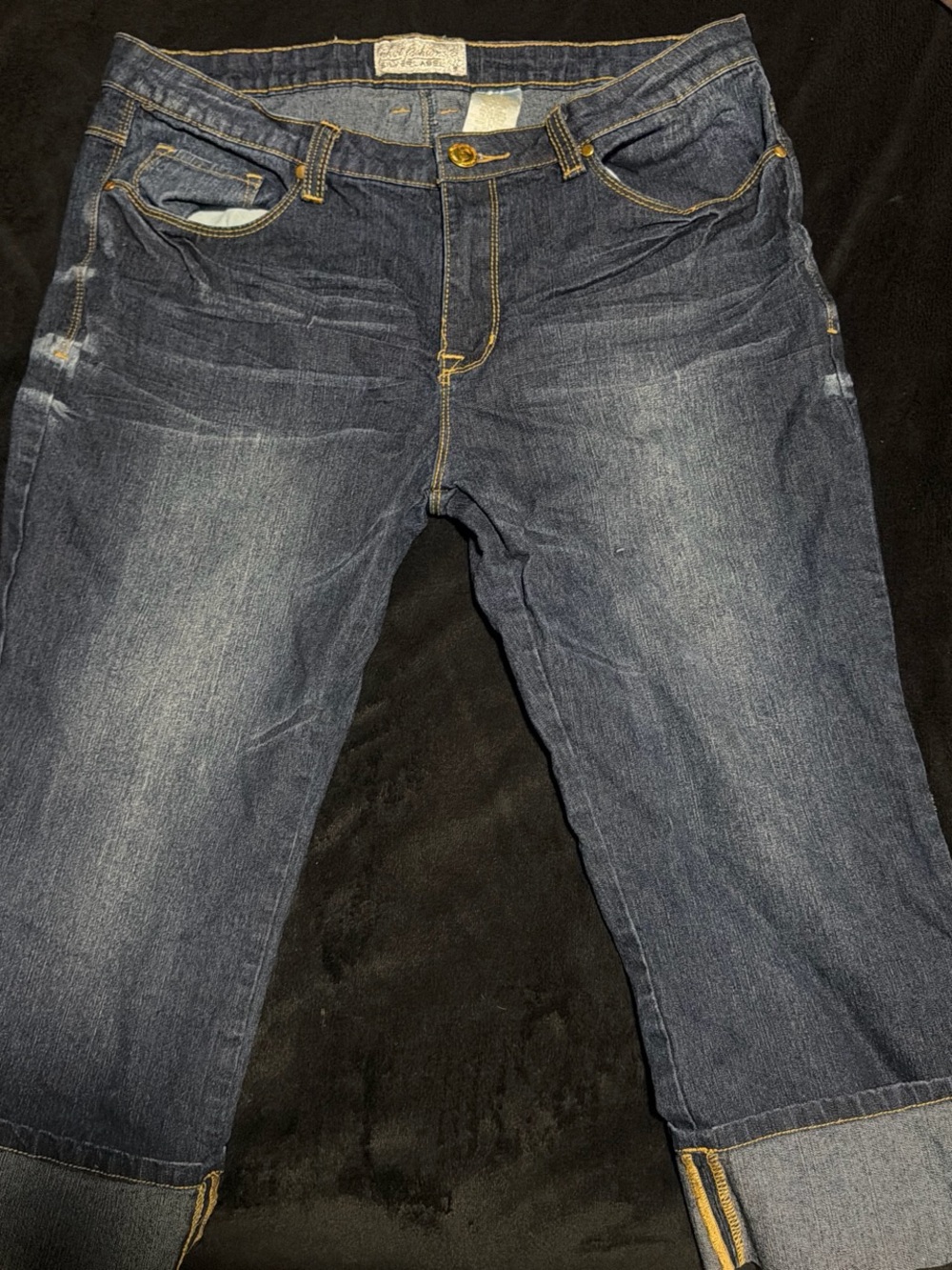 Low rise baby phat capris jeans